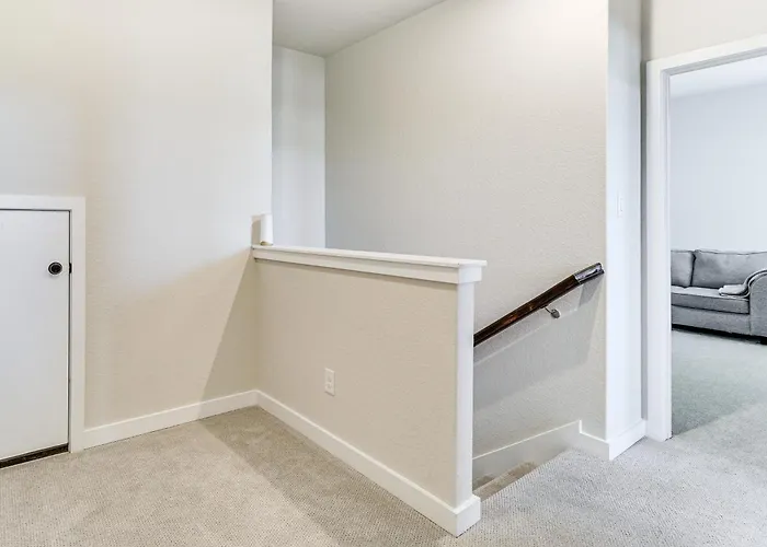 < 2 Mi Kalahari & Dell Diamond! Modern Townhome Holiday home Round Rock