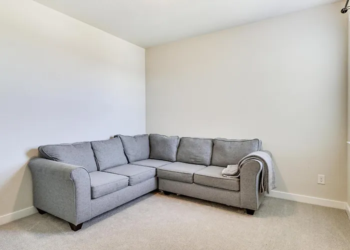 Holiday home < 2 Mi Kalahari & Dell Diamond! Modern Townhome
